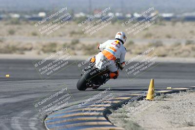 media/Dec-01-2025-Moto Forza (Mon) [[2daa91e15f]]/1-Advanced Group/Session 2 Turn 11 Backside/